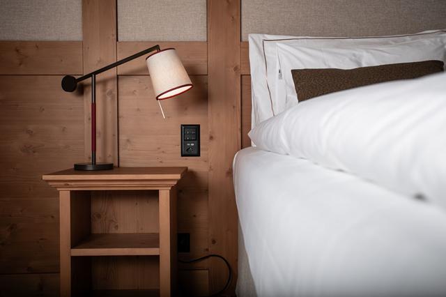 Ontspanning 4* Les Diablerets € 1704,- ❖ wifi, parkeerplaats, kluisje op kamer, zwembad, hond is welkom, sauna, restaurant(s), wellness