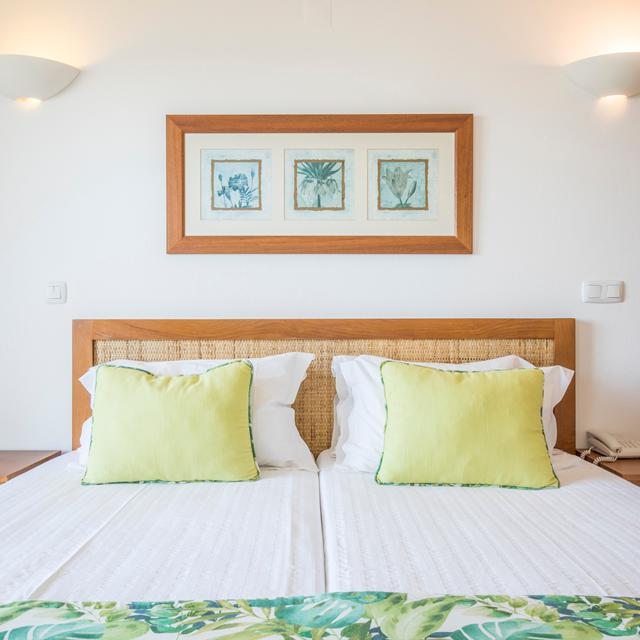 sunplace-appt-clube-porto-mos-beach-resort