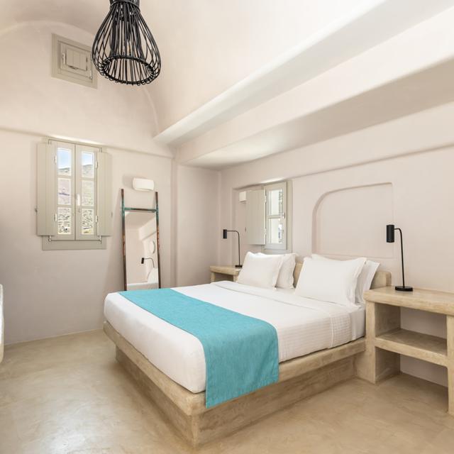 danae-suites-santorini