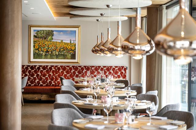 Luxueus 5* San Giovanni di Fassa € 1470,- ❖ restaurant(s), sauna, kluisje op kamer, fitness, wellness, zwembad, wifi, parkeerplaats, hond is welkom