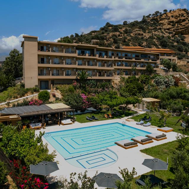 paralos-the-maxine-hotel-adults-only