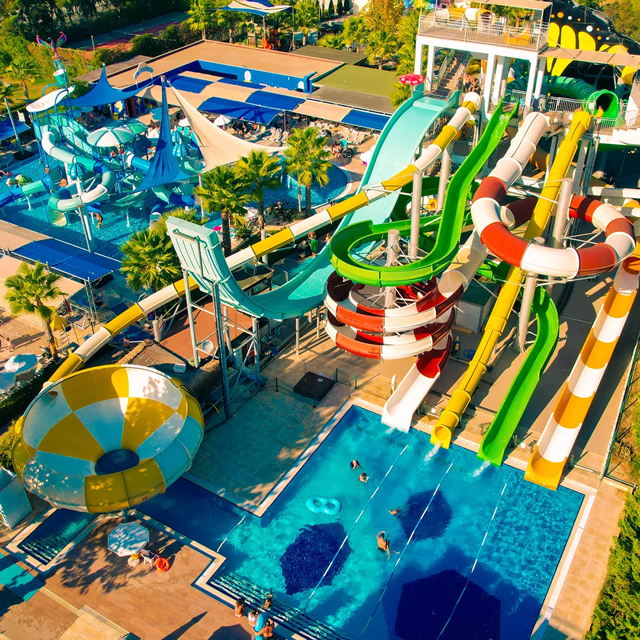 hotel-dream-world-aqua
