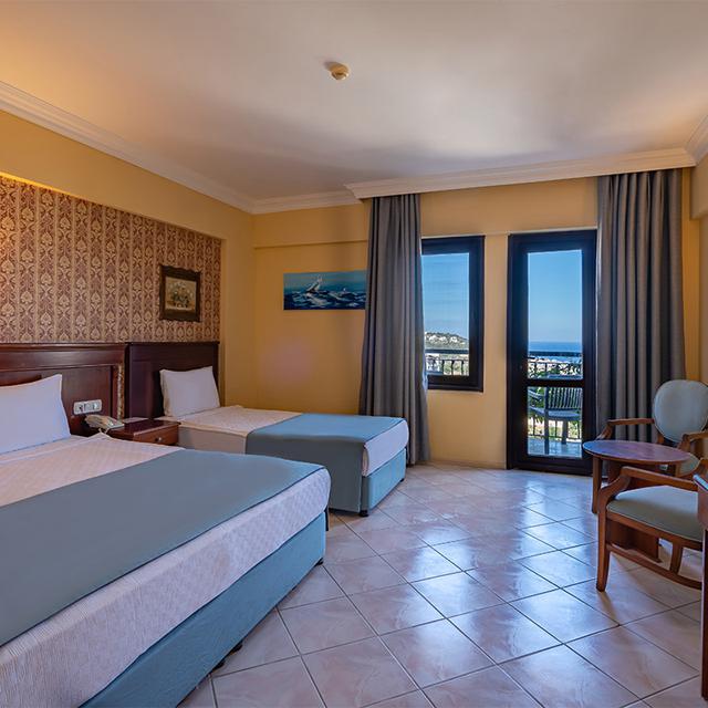 hotel-golden-age-crystal