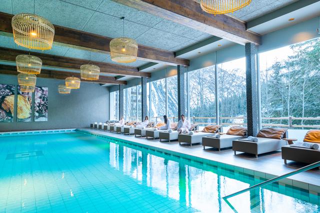 Sneeuwzeker 4* adults only Arosa € 1022,- ▷ fitness, sauna, wifi, restaurant(s), parkeerplaats, wellness, discotheek, kluisje op kamer, animatieteam, zwembad