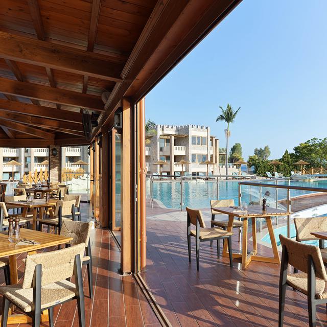 hotel-seafos-luxury-resort-spa