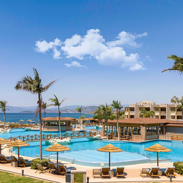 hotel-seafos-luxury-resort-spa