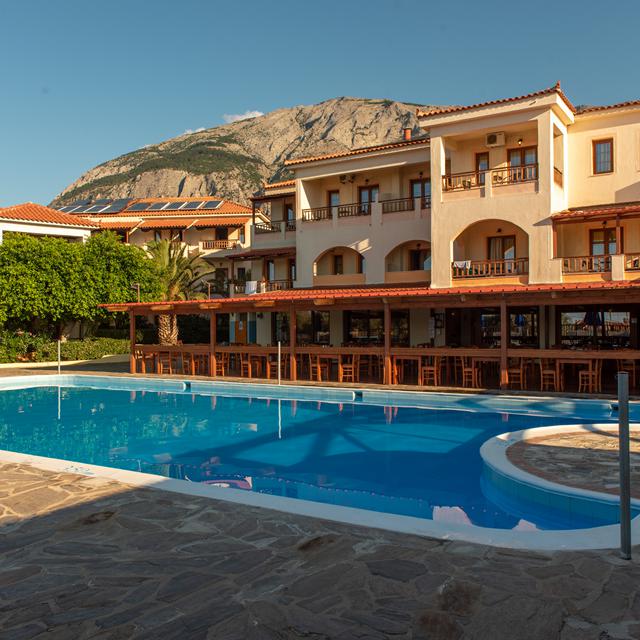hotel-kampos-village