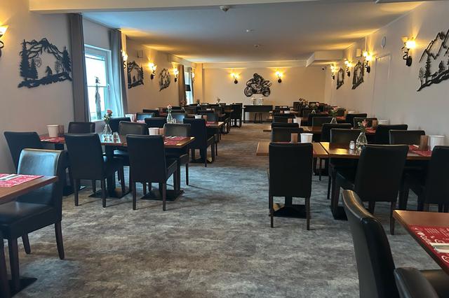 Sneeuwzeker 3* Wintersport-Arena Sauerland € 507,- ❖ zwembad, kluisje op kamer, wellness, hond is welkom, sauna, wifi, parkeerplaats, restaurant(s)