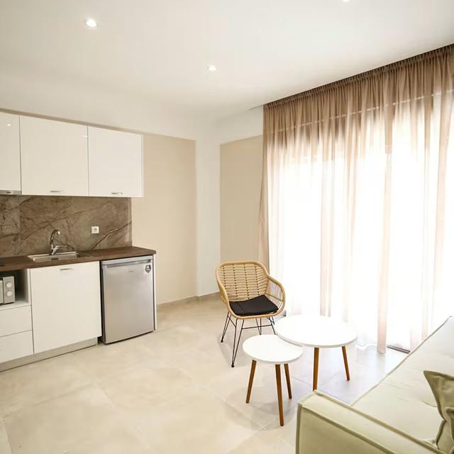 kipos-suites
