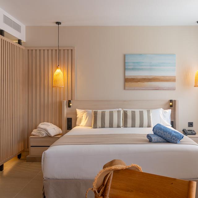 aqua-hotel-the-breeze-adults-only