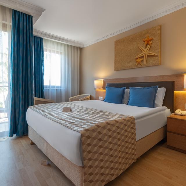 hotel-numa-club-side