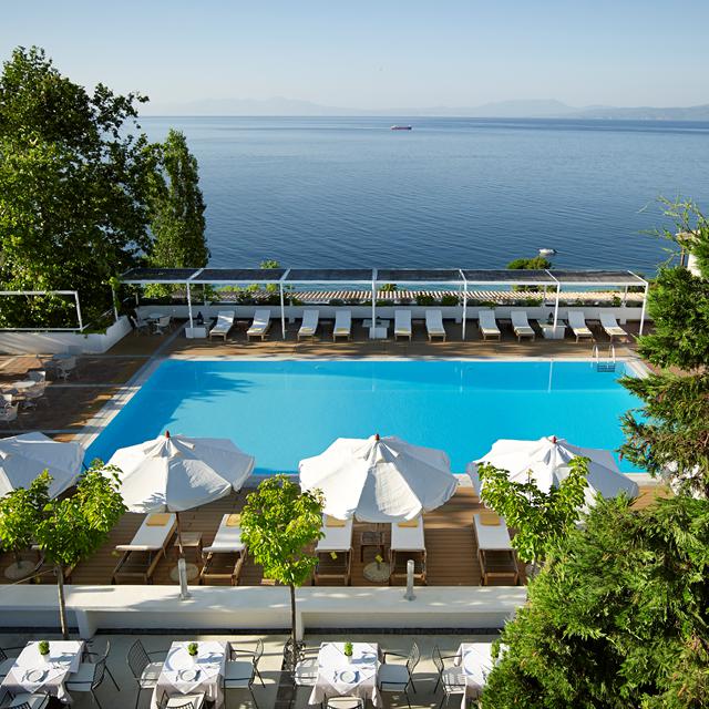 hotel-atrium