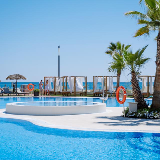 hotel-tahiti-playa-logies-en-ontbijt