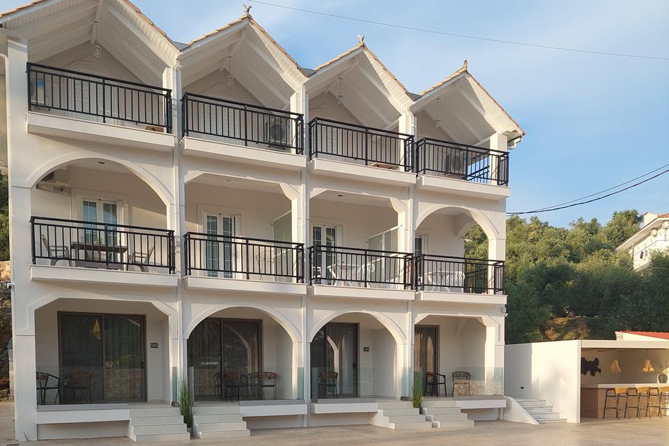 Avra Suites & Apartments