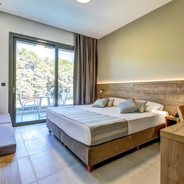 white-olive-elite-laganas