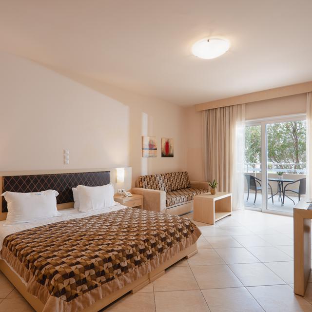hotel-molos-bay