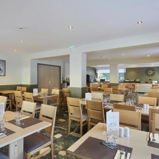 hotel-eliova-leau-vive