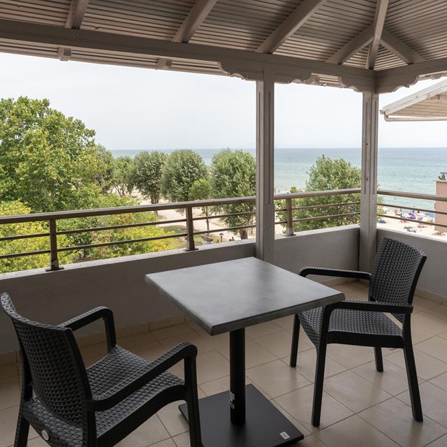 Aqua Beach Front Hotel
