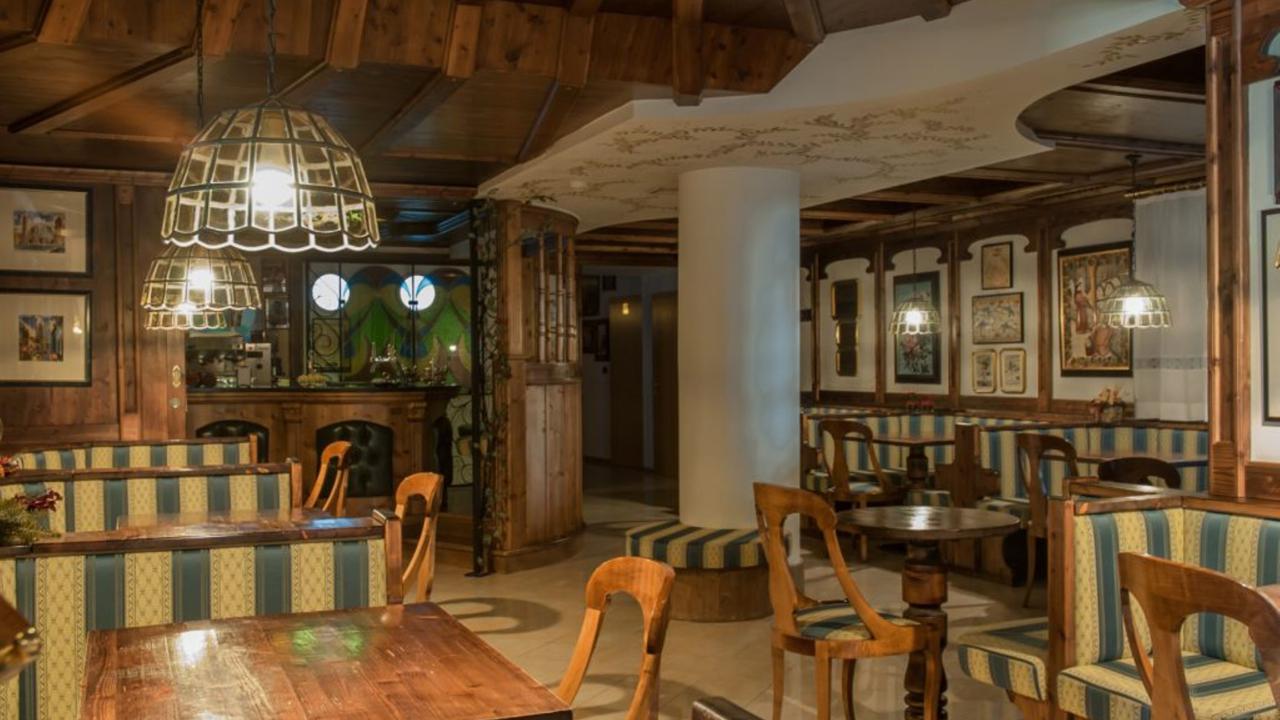 8 Dagen logies/ontbijt Hotel ai Pini