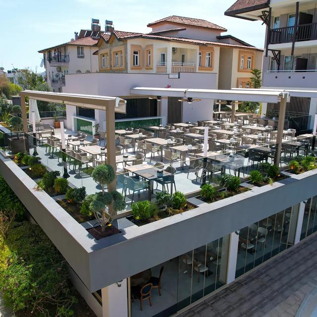 Hotel Side Village Family