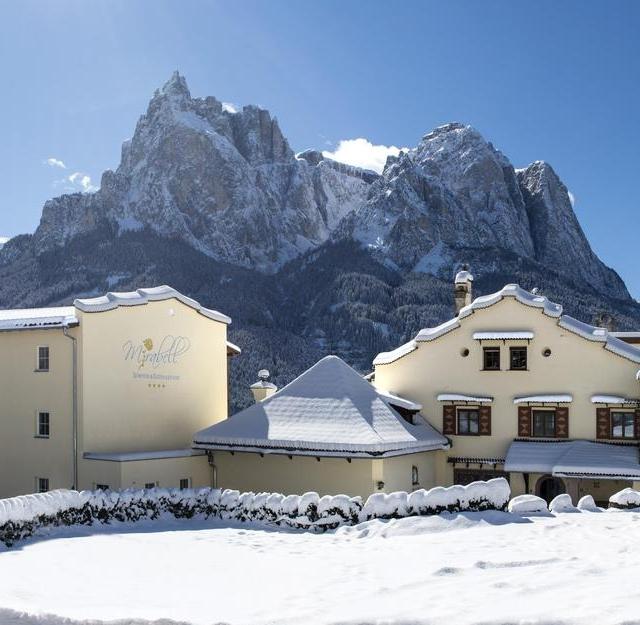 suite Hotel Mirabell Alpine Garden Resort & Spa in Seis am Schlern (Siusi allo Sciliar) (miniatuur)