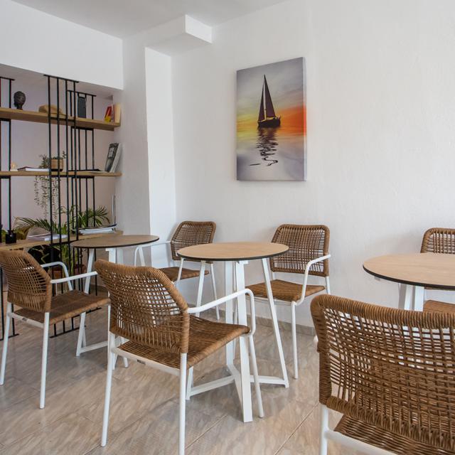 Nikos B&B