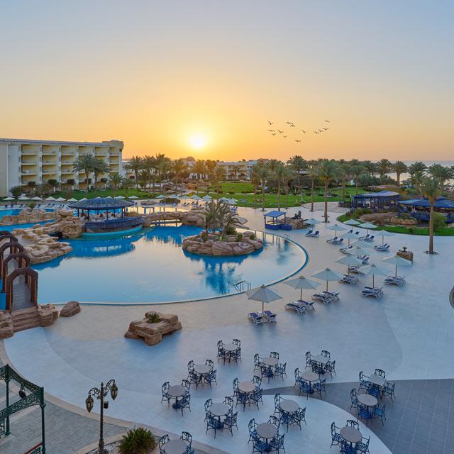 hotel-palm-royale-soma-bay-resort
