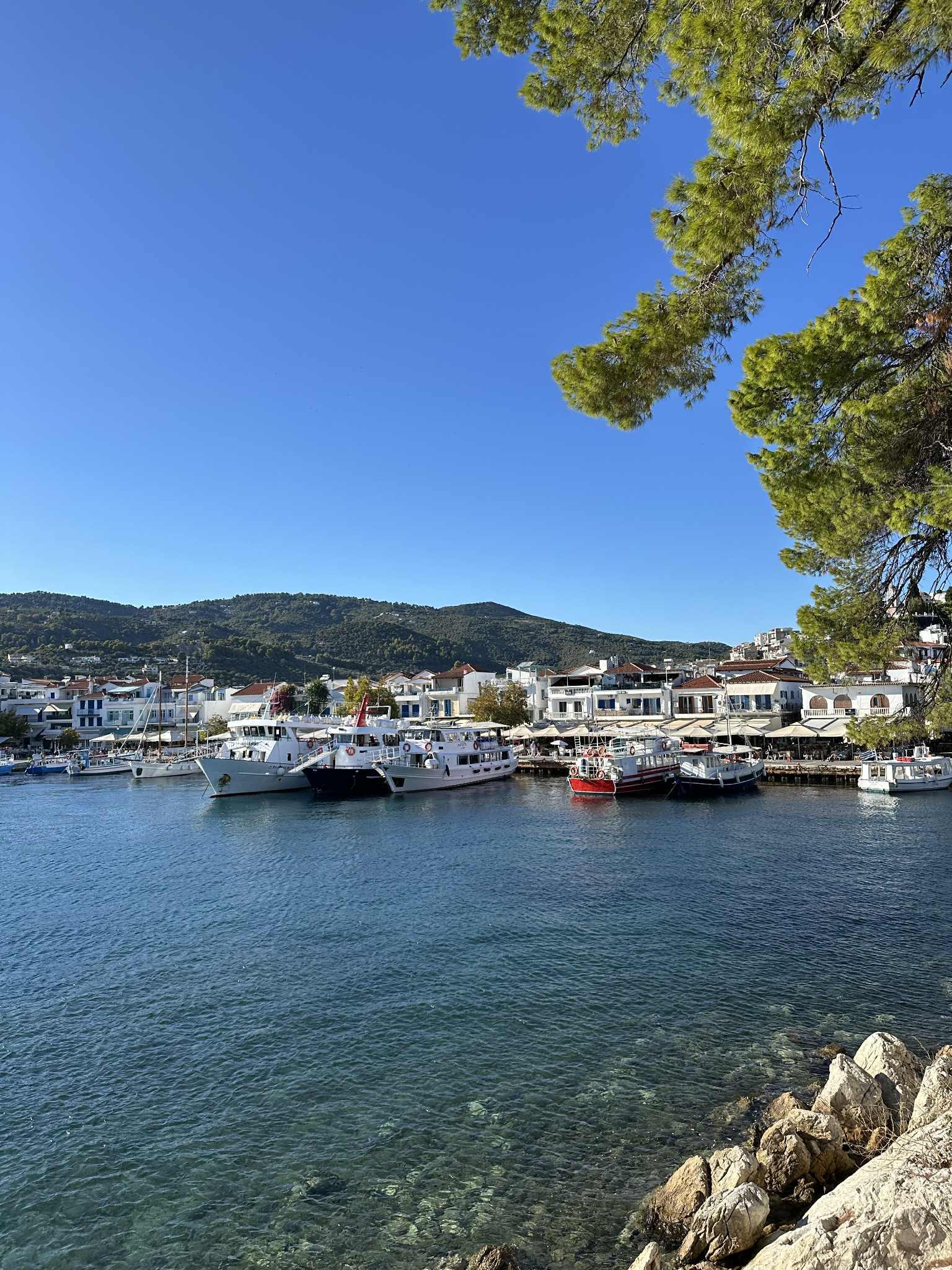 Skiathos-Stad Foto: 2 van 4