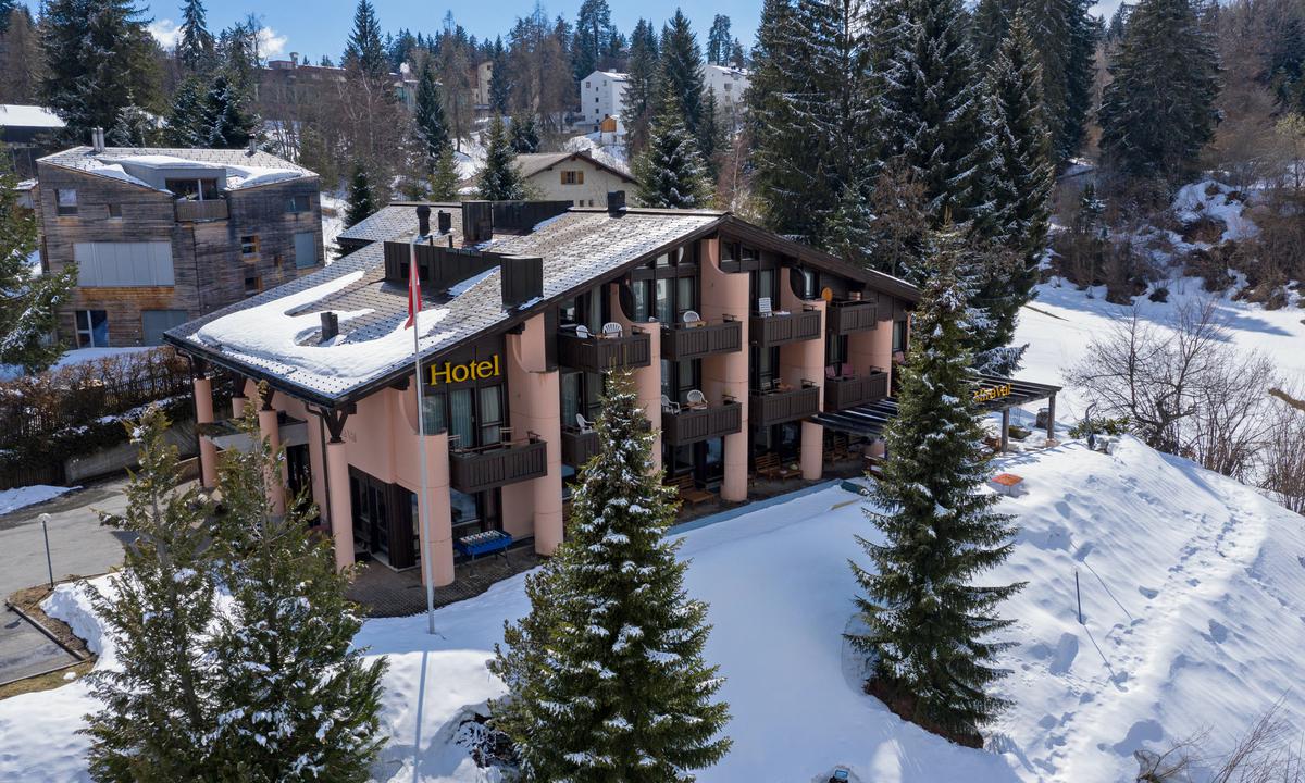 Goedkoop op wintersport Flims - Laax & Falera 🥇 wifi, hond is welkom, kluisje op kamer, restaurant(s), parkeerplaats, sauna Vertrek op Zaterdag 21 maart 2026