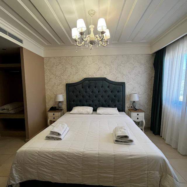 Athesis Hotel Apartments (voorheen Iris)