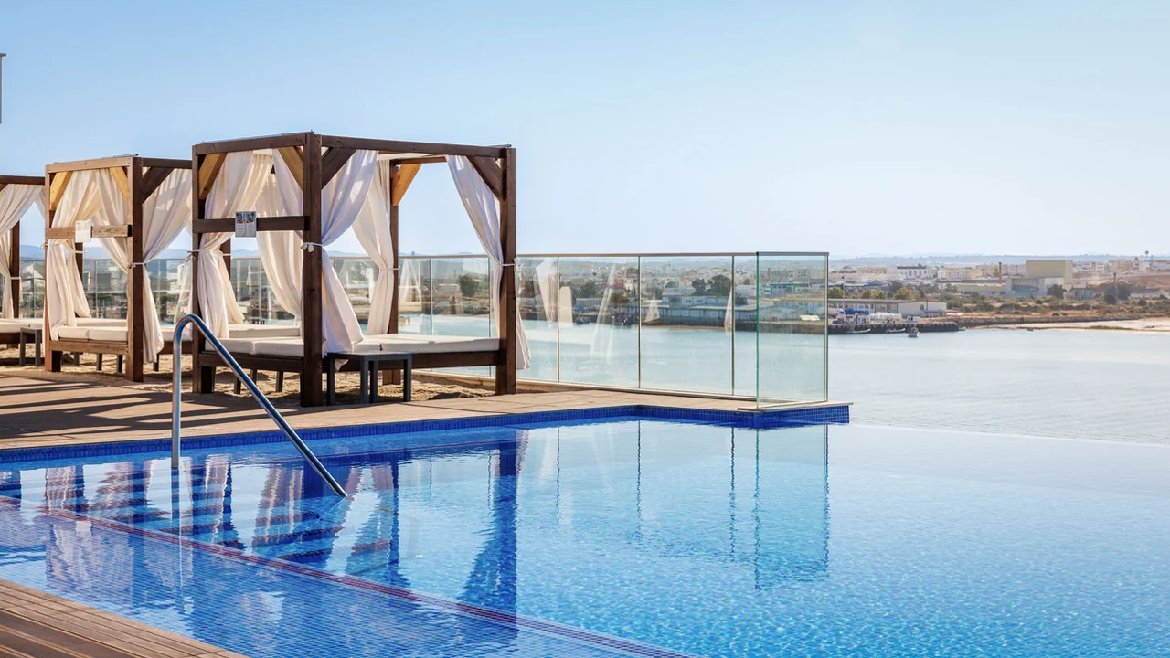 Jupiter Marina Hotel Couples & Spa 