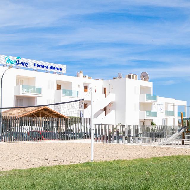 marsenses-ferrera-blanca-hotel-family