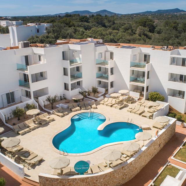 marsenses-ferrera-blanca-hotel-family