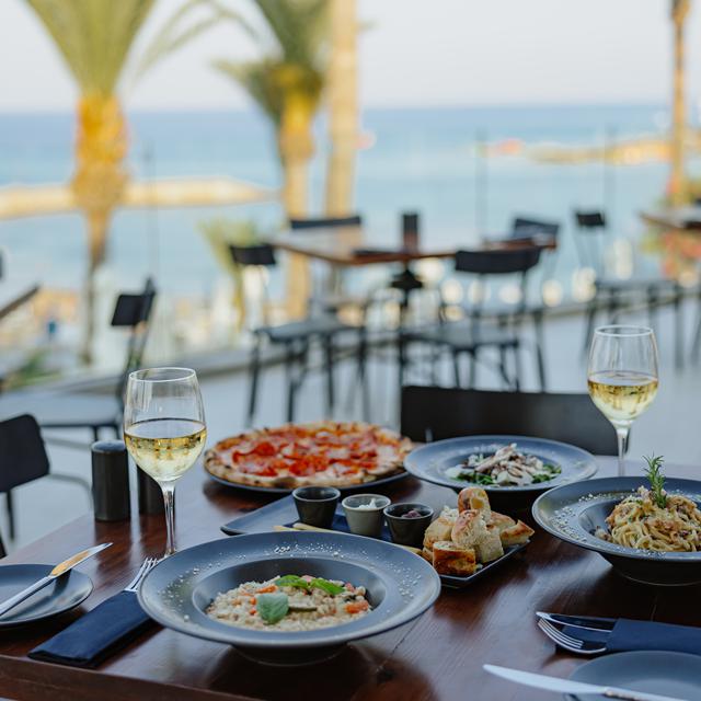 hotel-golden-coast-beach