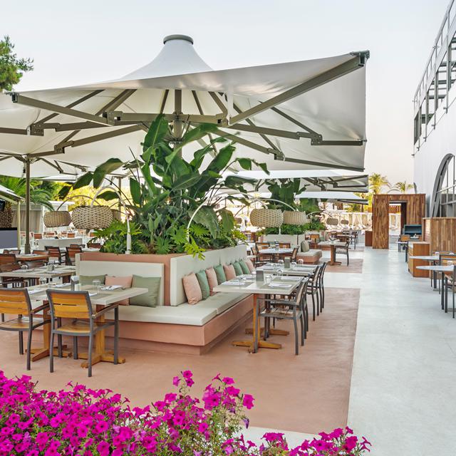 hotel-titanic-deluxe-lara