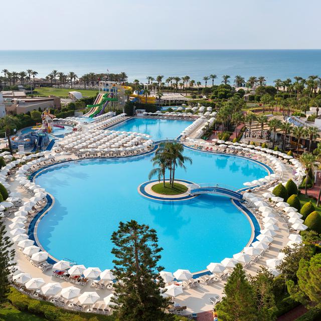 hotel-miracle-resort
