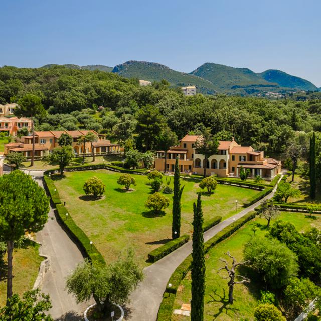 aparthotel-century-resort