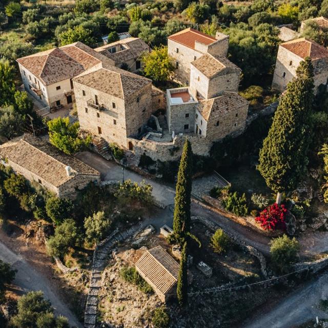 pierides-suites-studios