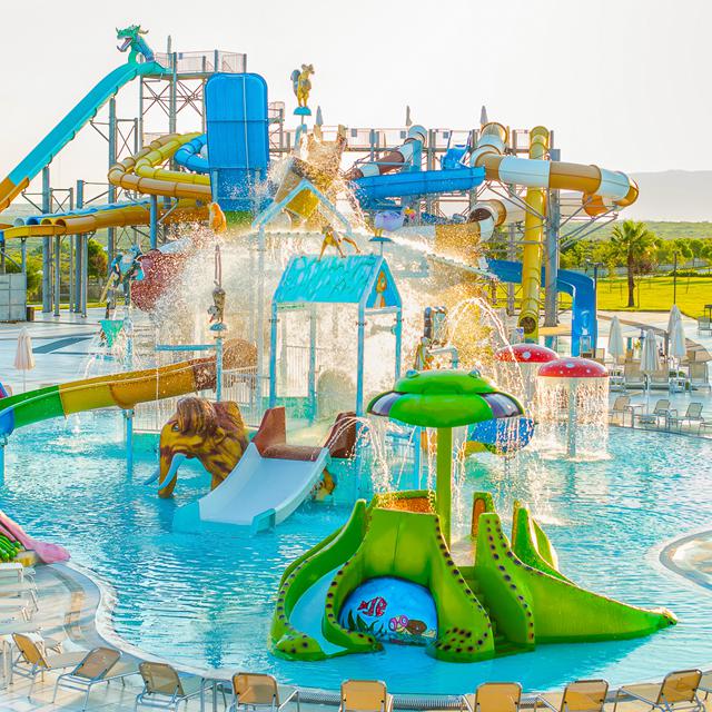 hotel-aquasis-deluxe-resort-spa