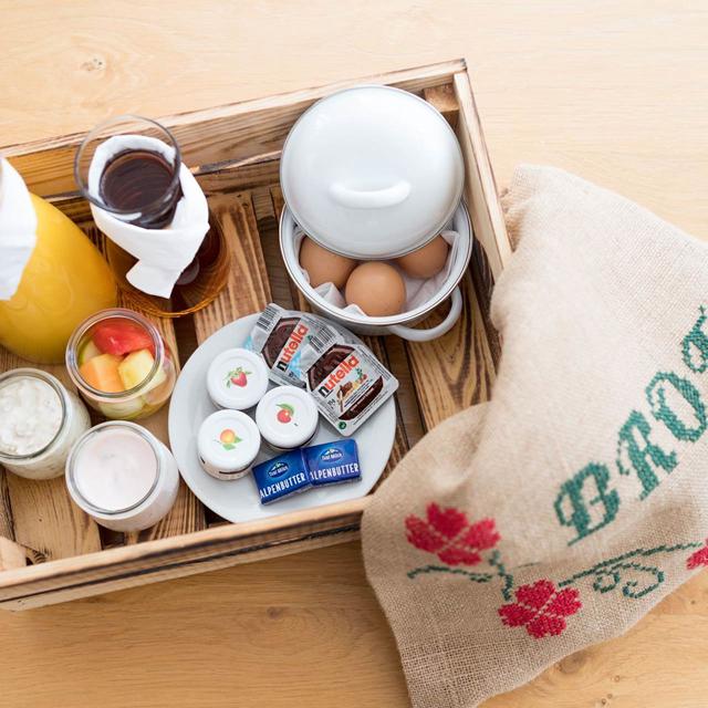 anthonys-peaks-and-pillows-hotel