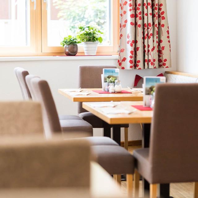 anthonys-peaks-and-pillows-hotel