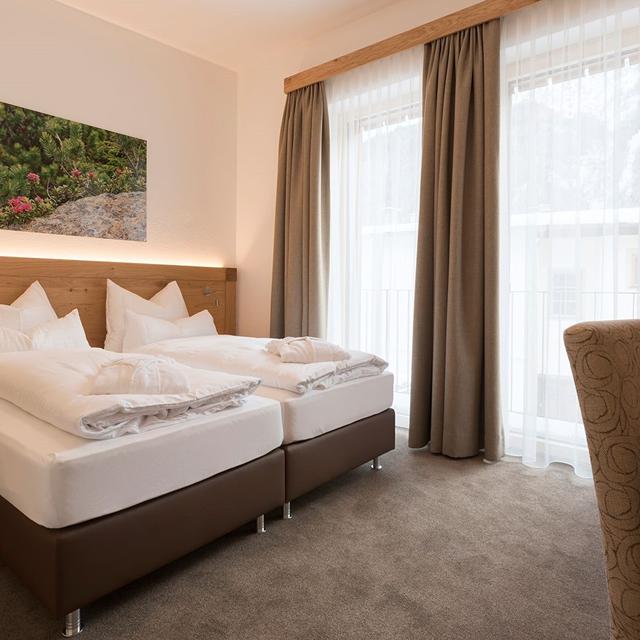 anthonys-peaks-and-pillows-hotel