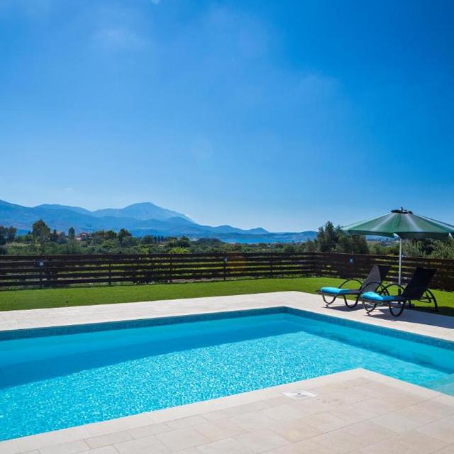 Villas Armonia met privézwembad, Lixouri