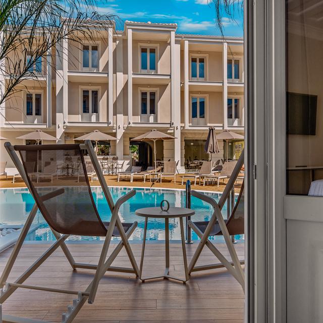 Royal Nidri Suites - logies