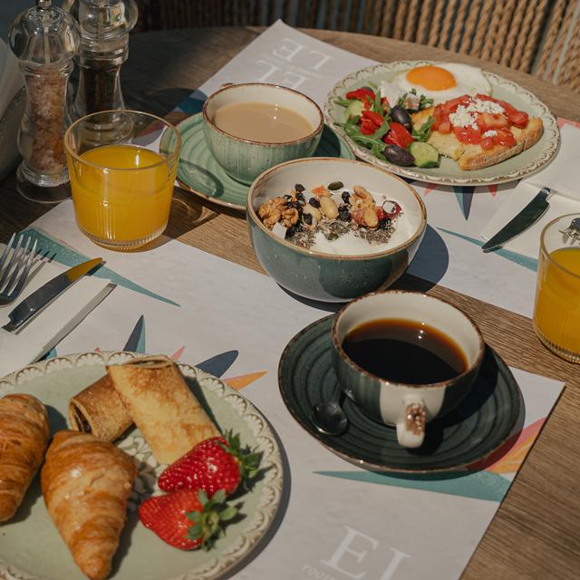 ELLE Rooms & Suites, Paralia