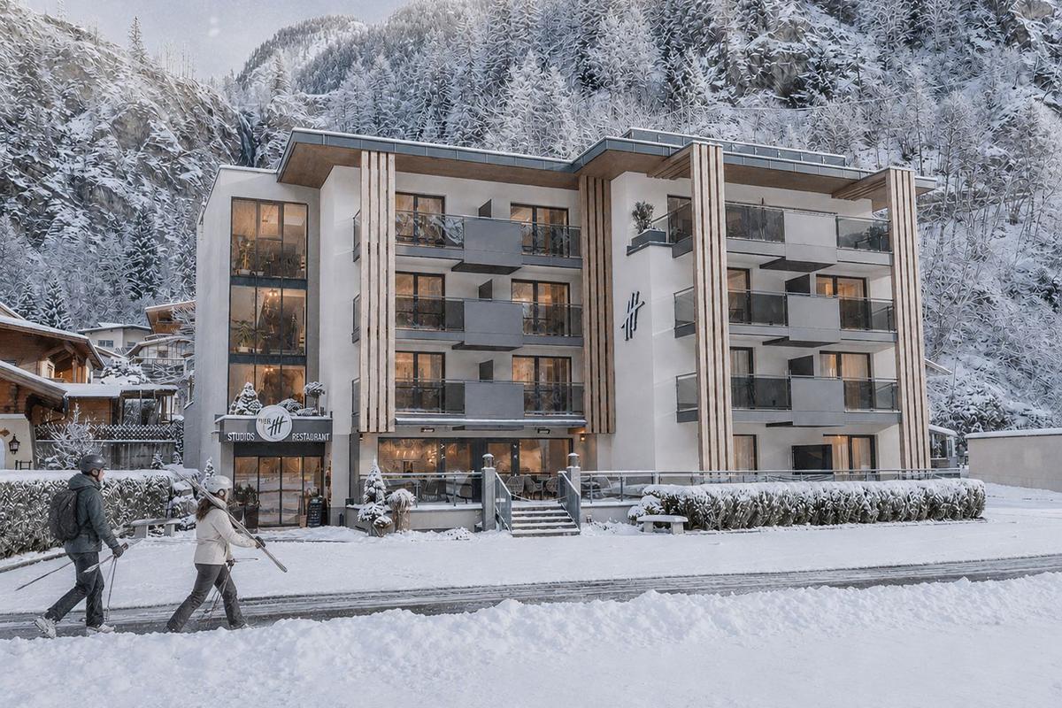 Hotel Vier Studios & Restaurant