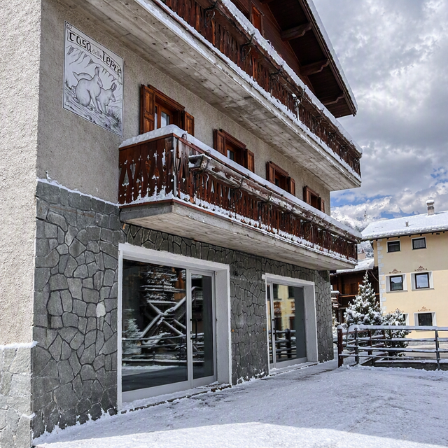 Casa della Lepre — uitzicht over Livigno, Italië (miniatuur)