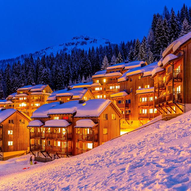 Alm Resort Nassfeld Gartnerkofel — uitzicht over Hermagor, Skiarena Kärnten Nassfeld-Hermagor (miniatuur)