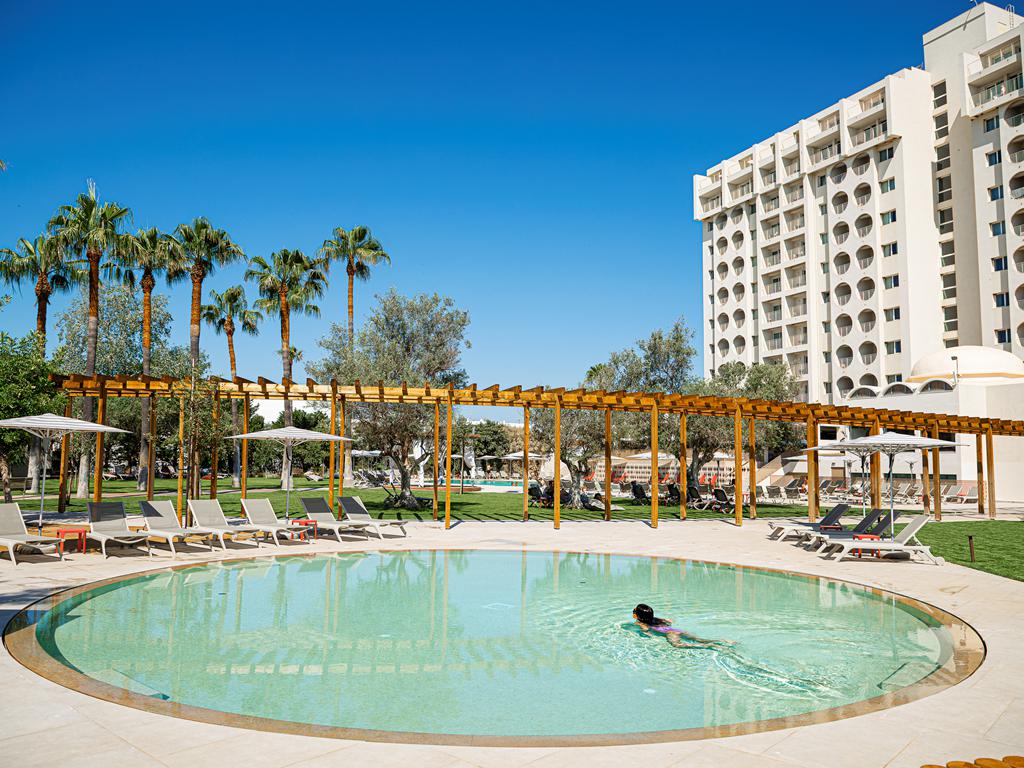 impressie Ozadi Altura Beach Resort