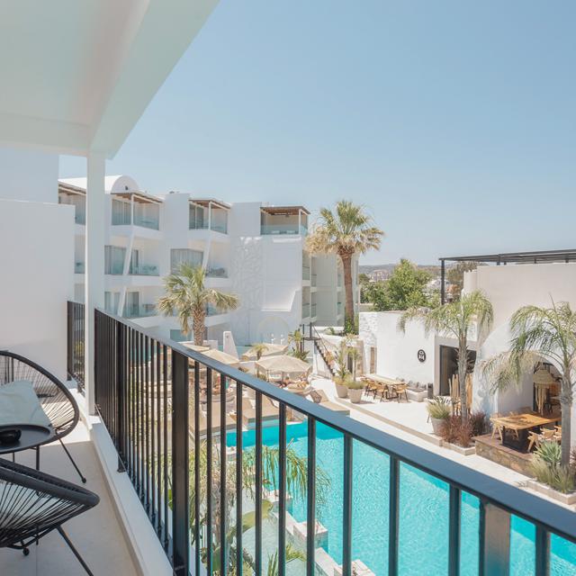 Kouros Home Suites adults only